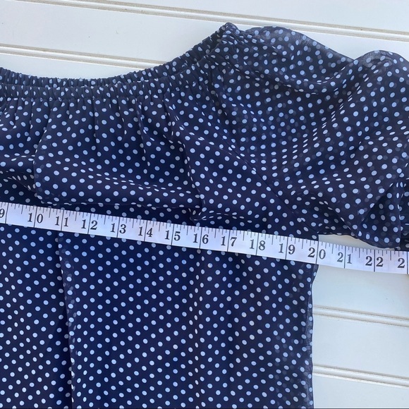 Ruffle sleeves blouse Size Medium - Picture 11 of 12